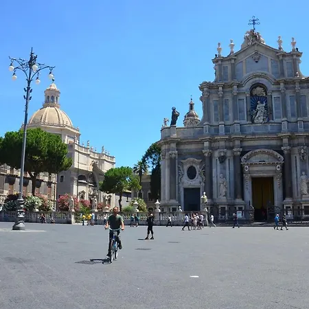 Tre Stelle Al Duomo B&B 카타니아